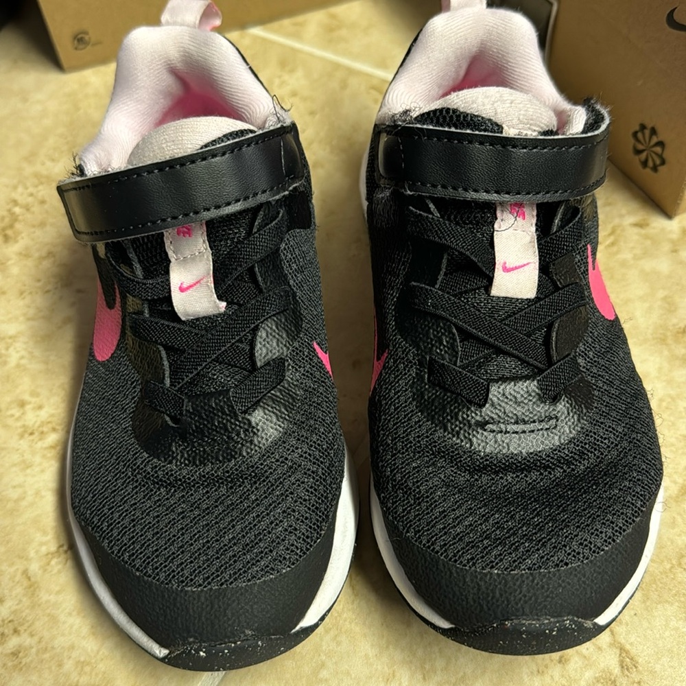 Nike sneakers girls size 11